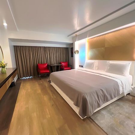 לגוס Eko Hotel Main Building מראה חיצוני תמונה