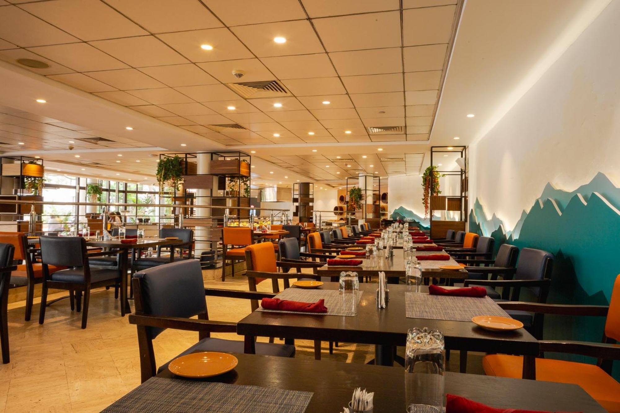 לגוס Eko Hotel Main Building מראה חיצוני תמונה