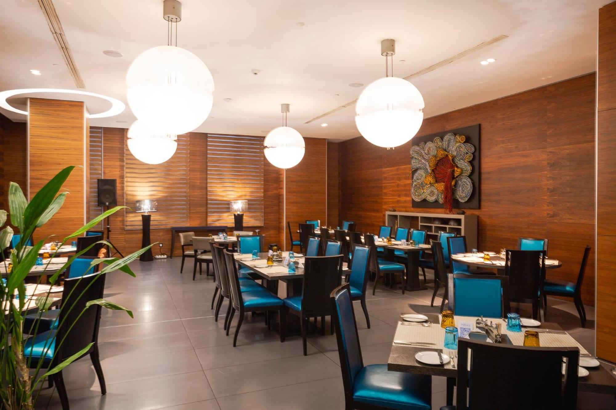 לגוס Eko Hotel Main Building מראה חיצוני תמונה