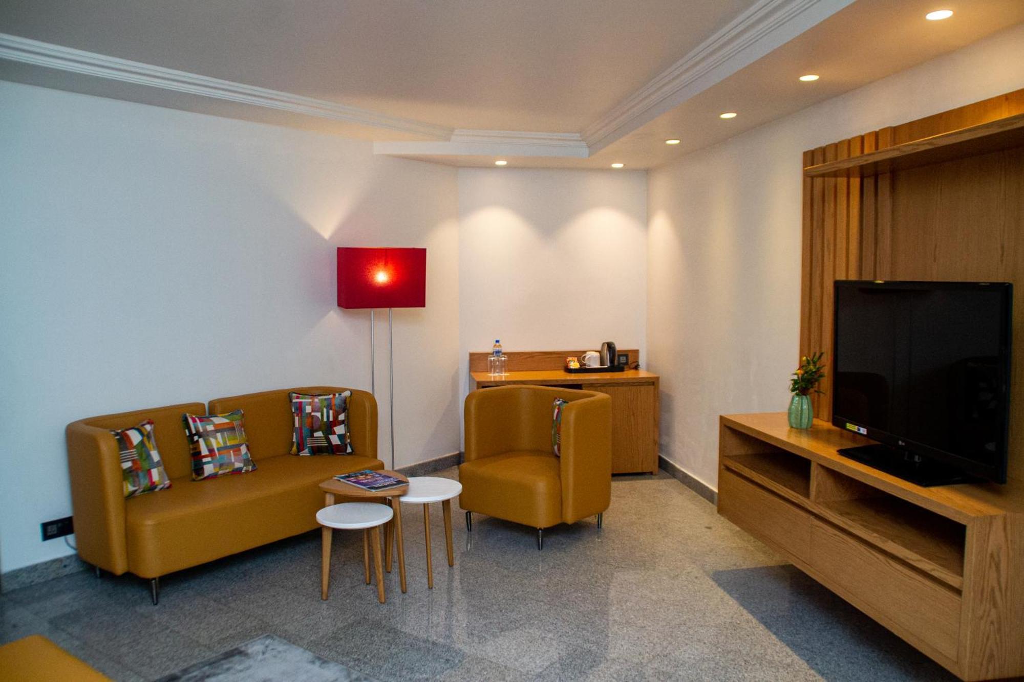 לגוס Eko Hotel Main Building מראה חיצוני תמונה