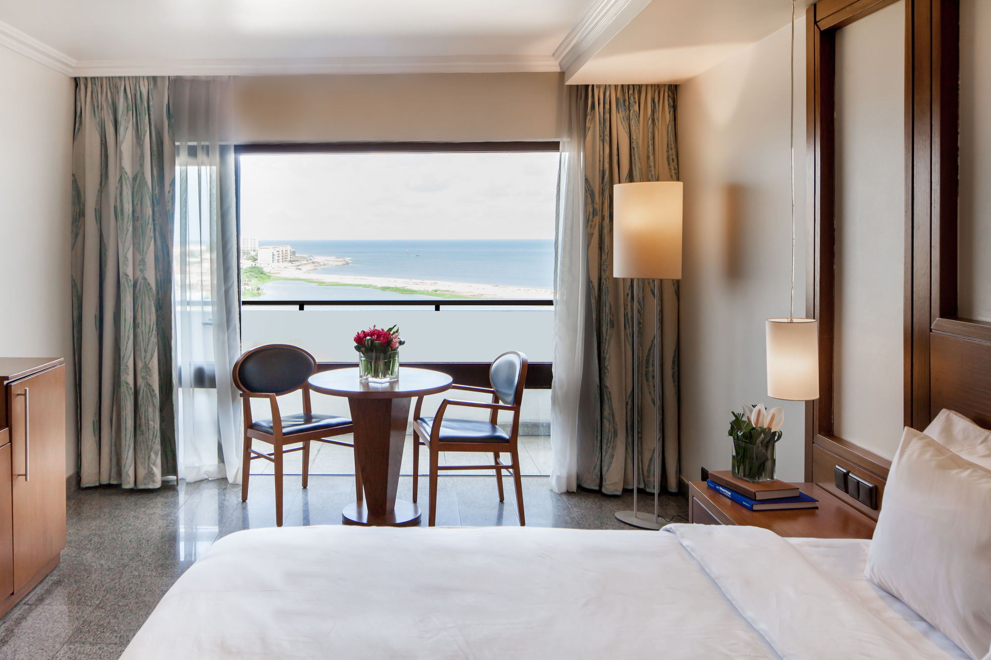לגוס Eko Hotel Main Building מראה חיצוני תמונה