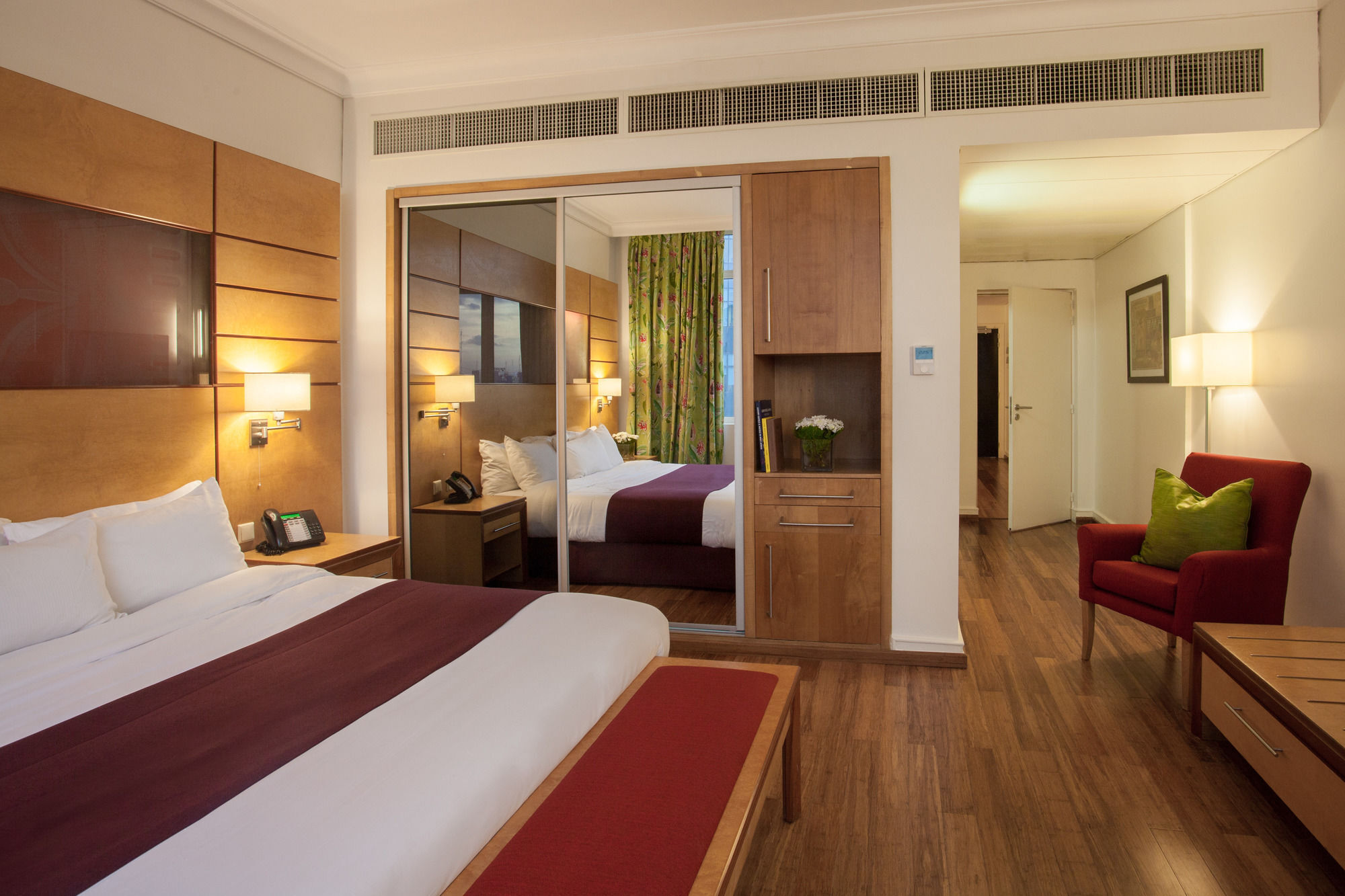 לגוס Eko Hotel Main Building מראה חיצוני תמונה