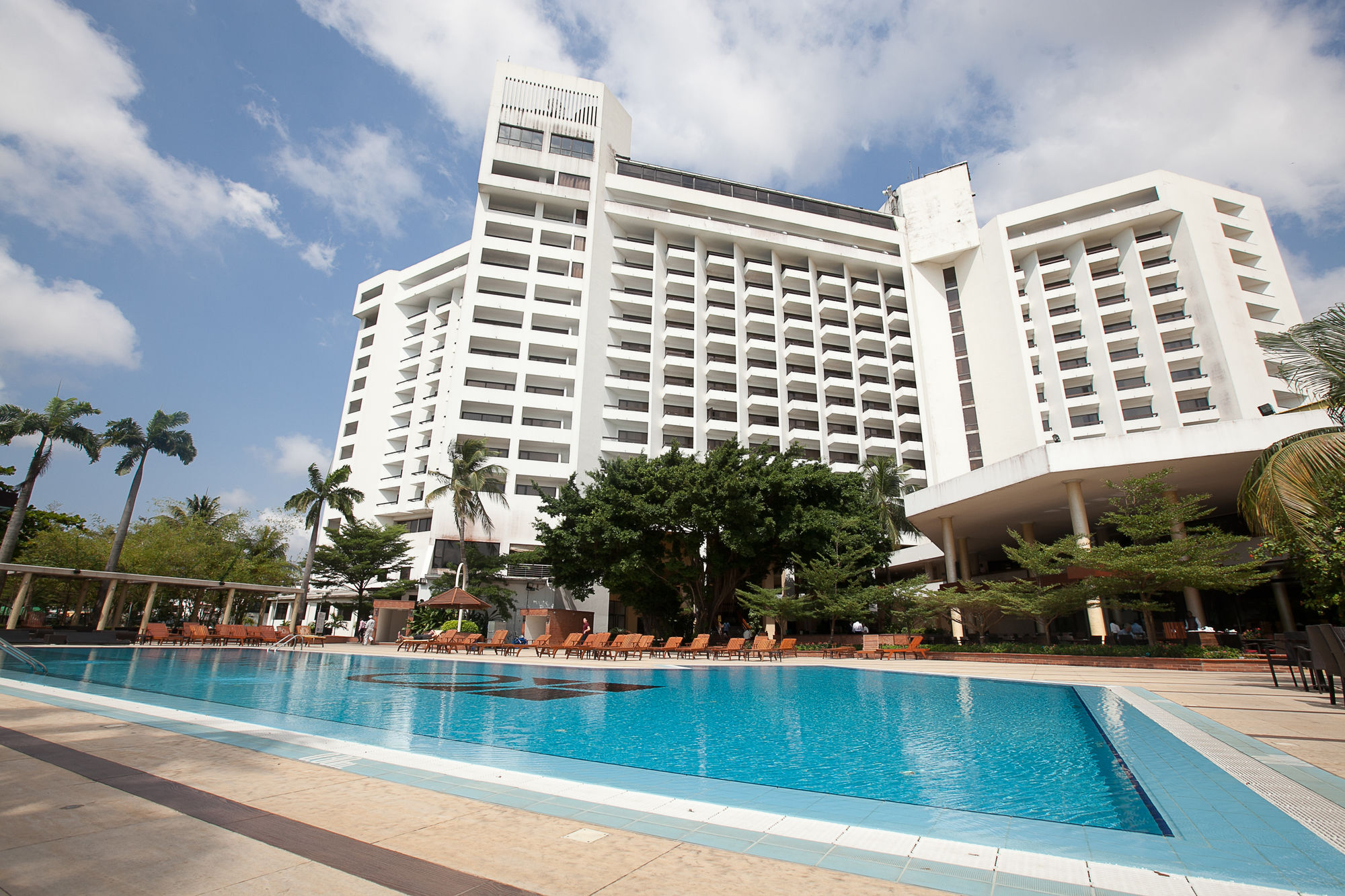 לגוס Eko Hotel Main Building מראה חיצוני תמונה